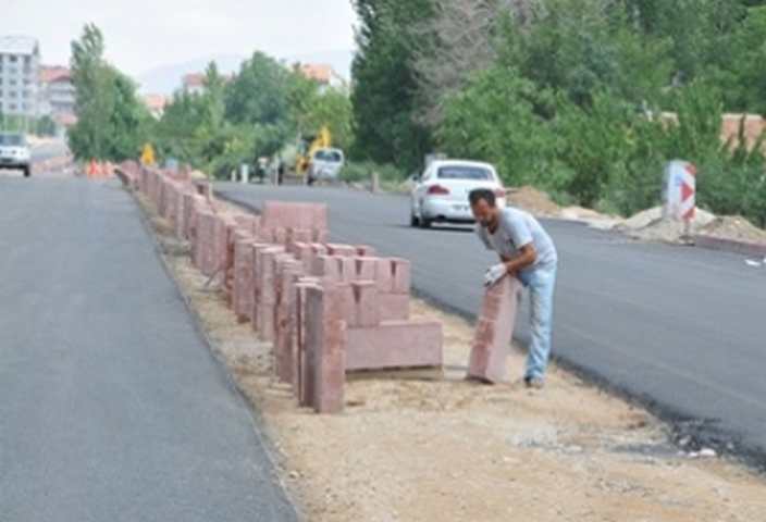 BATI YAKASINDA YOLLAR YAPILIYOR