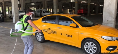 Dezenfekte edilmeyen taksi bırakmıyor