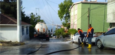 Dilovası'nda Cadde ve Sokaklar hergün yıkanıyor