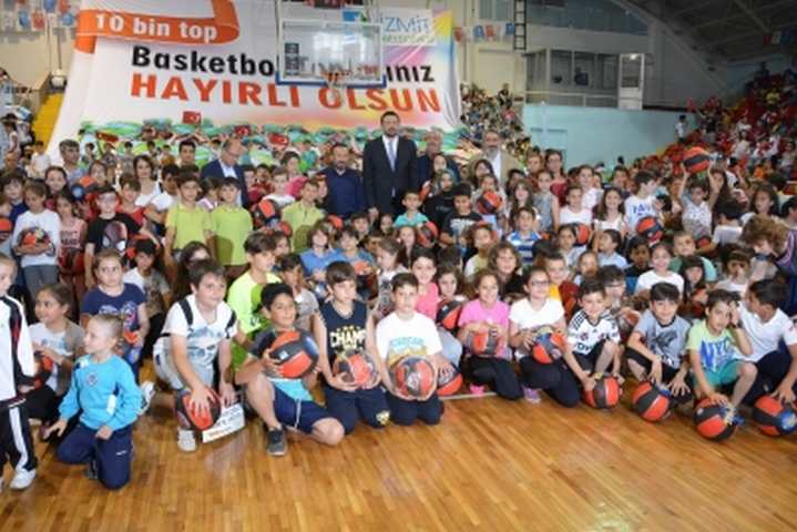 DOĞAN’DAN 10.000 ÖĞRENCİYE BASKETBOL TOPU