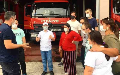 Down sendromlu çocuklar İtfaiyeciler Haftasını kutladı