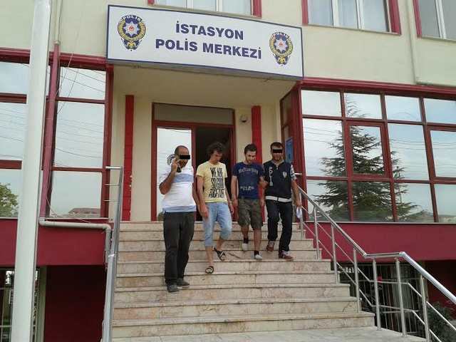 KAÇAMADILAR