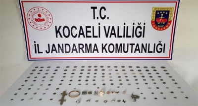 ESKİHİSAR'DA TARİHİ ESER KAÇAKÇILARI YAKALANDI