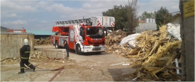 Fabrika Yangını Herkesi Paniğe Soktu