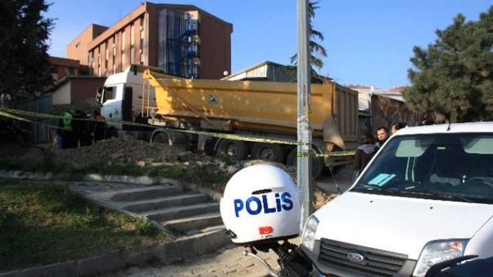 TRAFİK CANAVARI YAŞ DİNLEMİYOR
