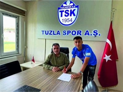 Gebze Altınordu futbol okulundan Tuzlaspor’a profesyonel imza