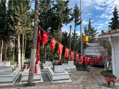 GEBZE ŞEHİTLİĞİ’NDE KAPSAMLI BAKIM VE PEYZAJ ÇALIŞMASI