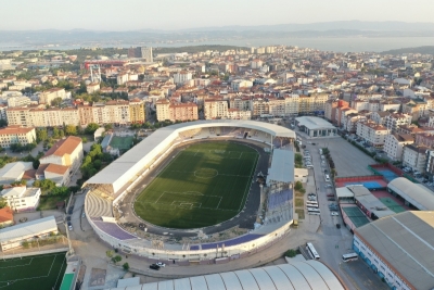 Gebze Stadı’nın çim halı zemini serildi