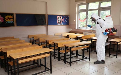Gebze’de okullar sınavlar için dezenfekte edildi