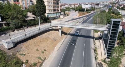 Gebze’deki üst geçit asansörüne bakım çalışması