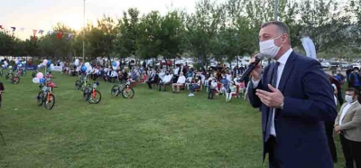 ‘’Gençler sizler bizim geleceğimizsiniz’’