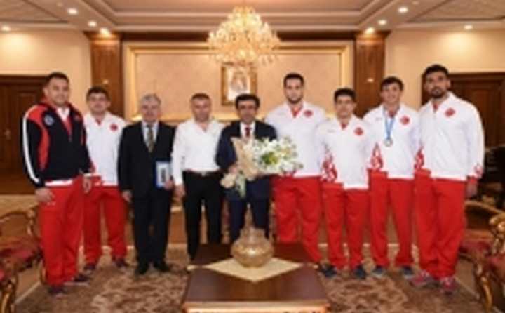 GENÇLERİMİZİN BAŞARILARINI TAKDİRLE KARŞILIYORUZ”