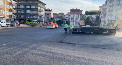 Gölcük Donanma Caddesi’ndeki otopark tamamlanıyor