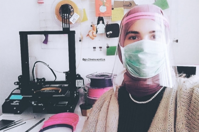 GTÜ öğrencisi sağlıkçılar için yüz siperliği üretti 