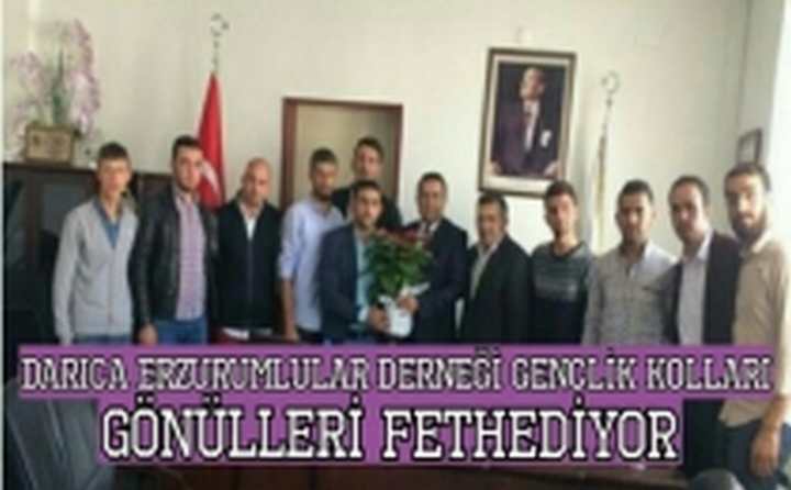 Hastalara Gül Dağıttılar