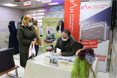 Hastanede imza günü