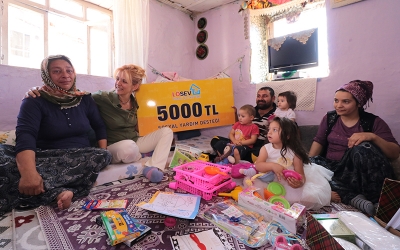 HAYDİ, HALİDE'NİN DÜNYASINA RENK KATALIM...