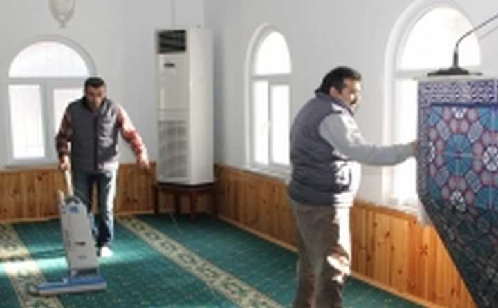 İbadethanelerin Temizliği Çayırova Belediyesi’nden