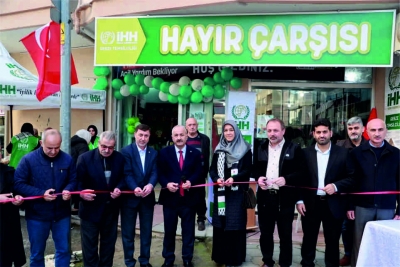 İHH Hayır Çarşısı Açtı