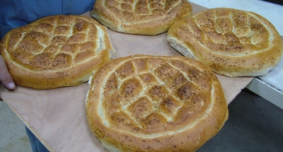 İhtiyaç sahiplerine günlük 46 bin pide ücretsiz