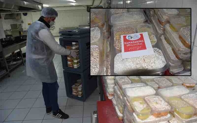 İhtiyaç sahiplerinin iftar sofrasına sıcak yemek gidiyor