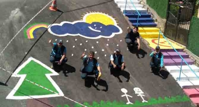 İşçilerin sanatçı ruhu sokaklarda hayat buldu