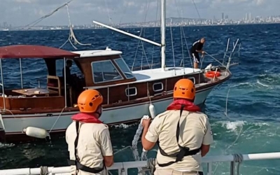 İstanbul'da sürüklenen tekne kurtarıldı
