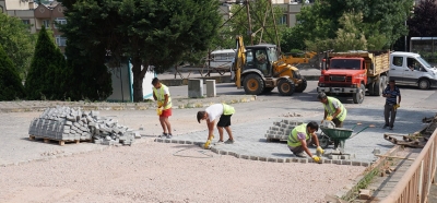 İzmit Belediyesi Alikahya’da yolları yeniliyor