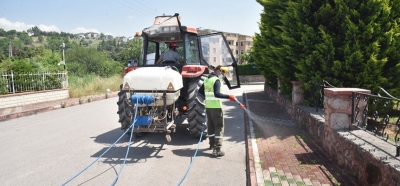 İzmit Belediyesi haşere ile mücadelede hız kesmiyor