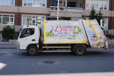 İzmit Belediyesi  hizmet götürmeye devam ediyor