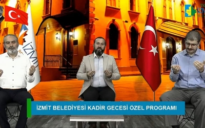 İzmit Belediyesi Kadir Gecesi özel programında eller semaya açıldı