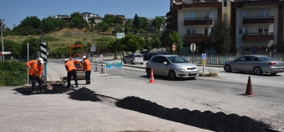 İzmit Belediyesinden Yeşilova Caddesi’ne 77 ton asfalt