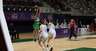 İzmit Belediyespor farka koştu “113-47”