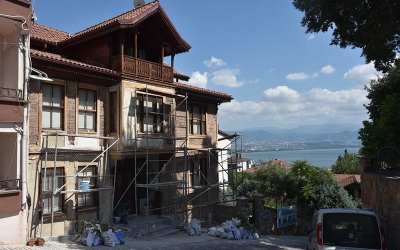 İzmit evlerine sahip çıkıyor