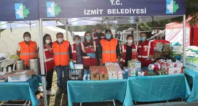 İzmit halkının yardımları İzmir’e ulaştı