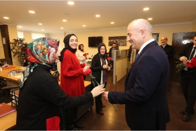 Kadın personeller unutulmadı   