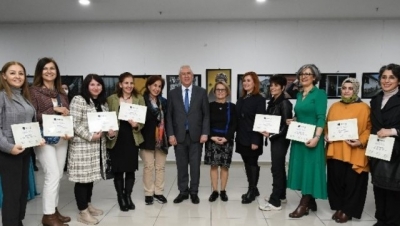 'Kadınların Objektifinden Karabağlar' sergisi açıldı