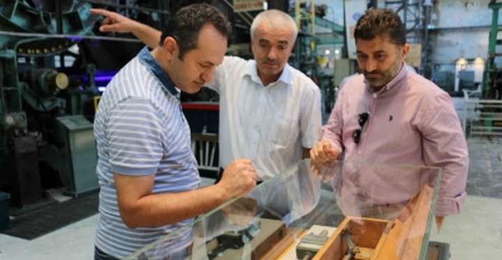 KAĞIT UZMANI AKADEMİSYENLER KAĞIT MÜZESİ'Nİ GEZDİ