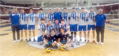 Kağıtsporlu genç voleybolcular namağlup finallerde