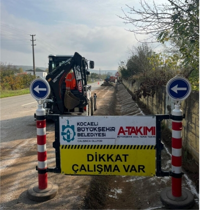 Kandıra'da yağmur suyu kanalları temizlendi