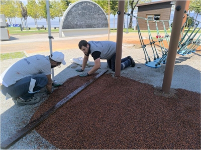 Karamürsel Ereğli Aktif Park'ın zemini yenilendi