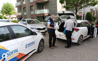 Karantinadaki ailelere gıda yardımı Büyükşehir’den