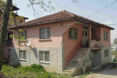 KARTEPE’DE 21 YILLIK ORTA HASARLI BİNA YIKILDI