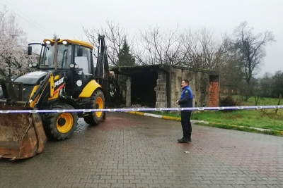 KARTEPE’DE İKİ METRUK BİNA YIKILDI