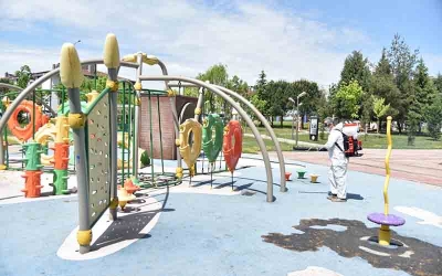 KARTEPE’DE PARKLAR GENÇLERİ BEKLİYOR