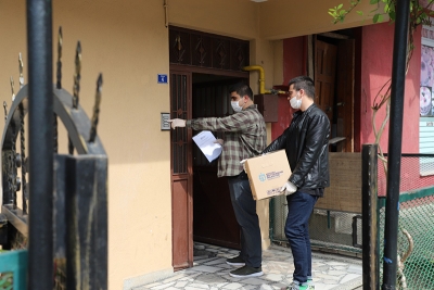 Kılavuz Gençlerden koli dağıtımına gönüllü destek