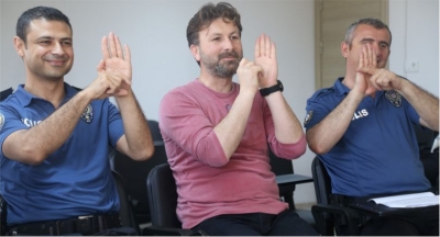 KO-MEK’ten polise, işaret dili eğitimi