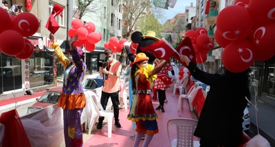 Kocaeli Şehir Tiyatroları çocuklara bayram havası yaşattı