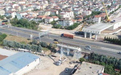 Kocaeli'de Otoyol Geçiş Köprüsü yapılıyor