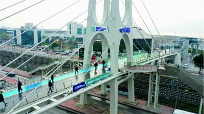 Kocaeli’nin markası köprülere işleniyor